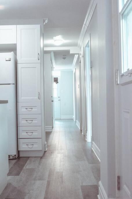 Spacieux Appartement De 3 Chambres Downtown 몬트리올 외부 사진